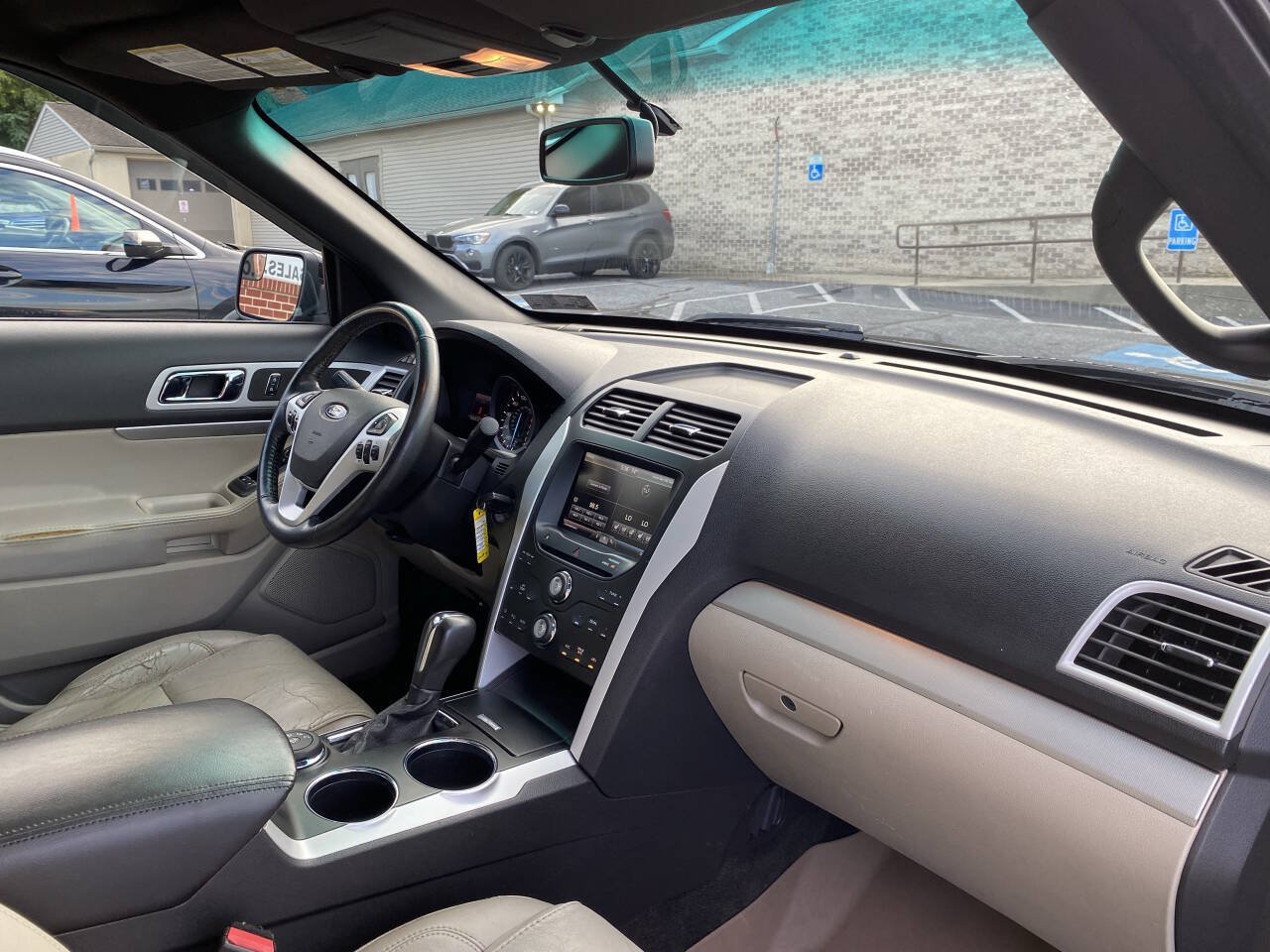 Used 2012 Ford Explorer XLT AWD/4WD image 17