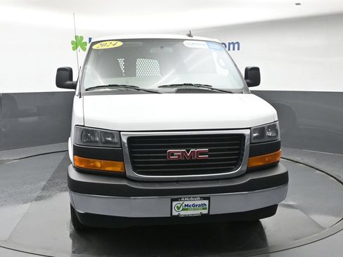 Used 2024 GMC Savana 2500 w/ Driver Convenience Package RWD image 5