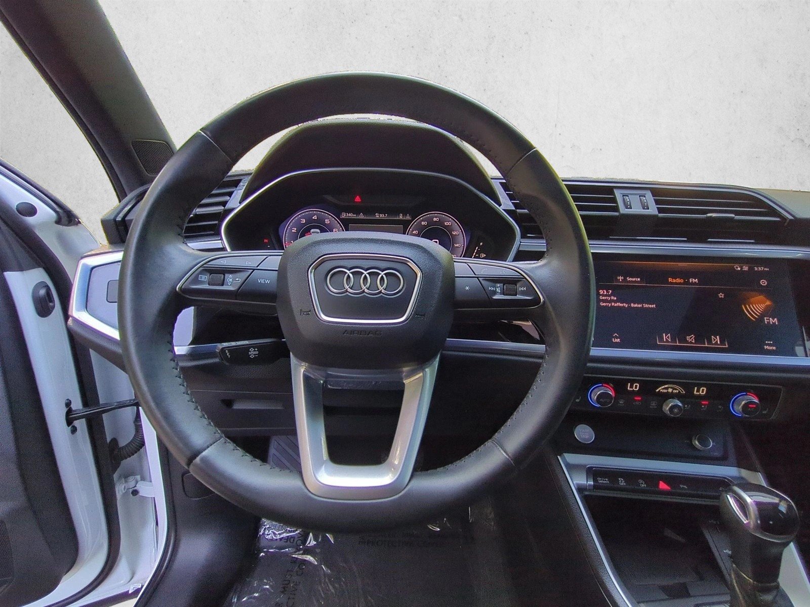 Used 2020 Audi Q3 2.0T Premium Plus w/ Premium Plus Package AWD/4WD image 30