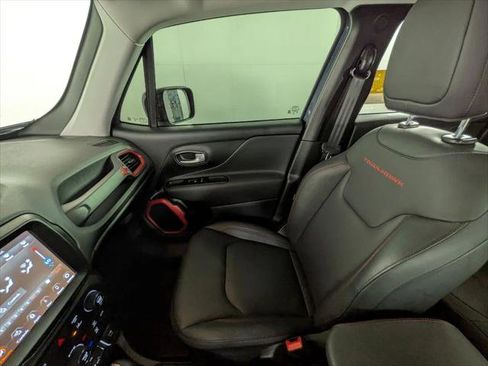 Certified 2023 Jeep Renegade Trailhawk w/ Trailhawk Elite Group AWD/4WD image 30