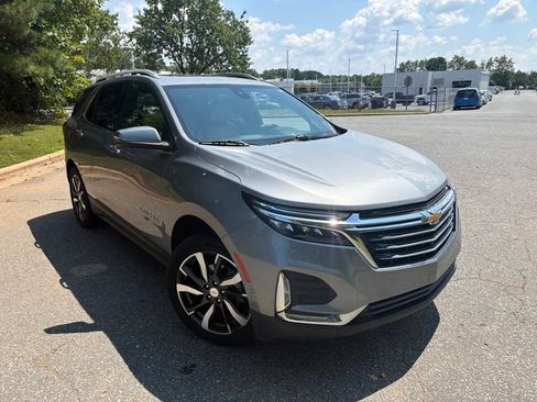 Used 2023 Chevrolet Equinox Premier AWD/4WD image 16
