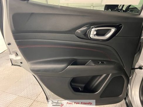 Used 2025 Jeep Compass Trailhawk AWD/4WD image 31