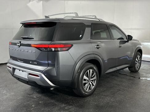 Used 2022 Nissan Pathfinder SL w/ Cargo Package image 11