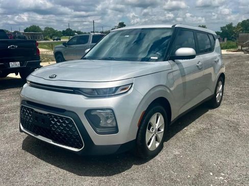 Used 2021 Kia Soul LX FWD image 3