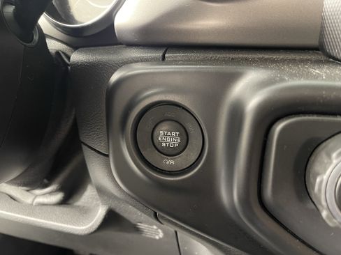 Used 2021 Jeep Wrangler Sport AWD/4WD image 16