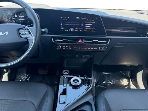Used 2025 Kia Niro Wind FWD image 12