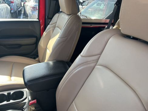 Used 2019 Jeep Wrangler Sport image 6