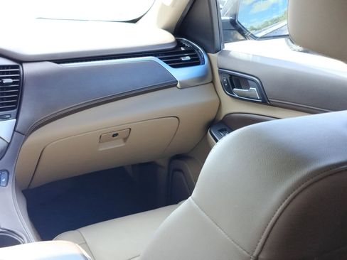 Used 2016 Chevrolet Tahoe LT w/ Luxury Package image 16