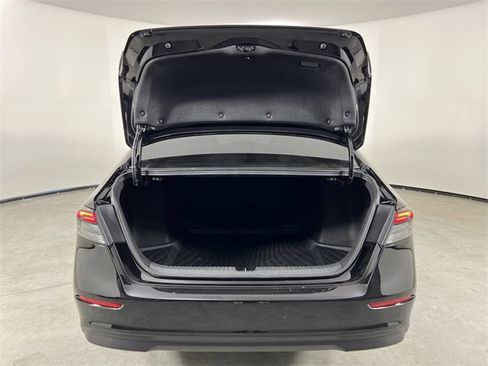 Used 2024 Honda Accord Sport image 25