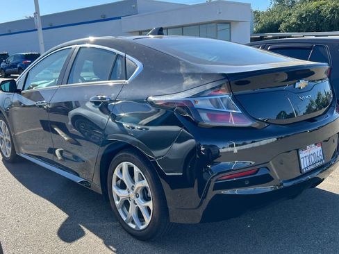Used 2017 Chevrolet Volt Premier w/ Driver Confidence II Package FWD image 6