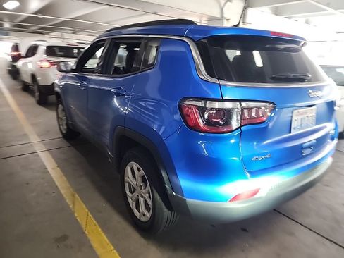 Used 2024 Jeep Compass Latitude AWD/4WD image 3