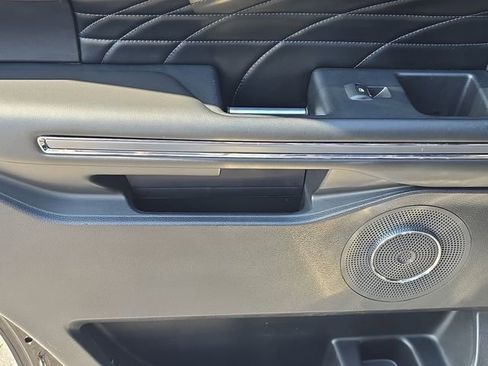 Used 2018 Ford Expedition Platinum image 7