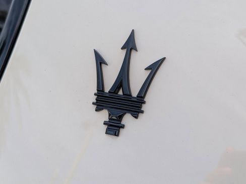 Used 2022 Maserati Ghibli Modena image 13