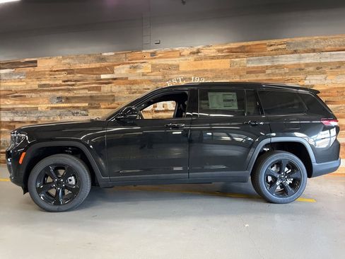 New 2025 Jeep Grand Cherokee L Altitude image 46