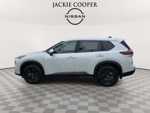 New 2026 Nissan Rogue SV w/ Cold Weather Package FWD image 8
