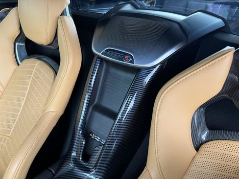 Used 2021 Chevrolet Corvette Stingray Preferred Cpe w/ Engine Appearance Package RWD image 28