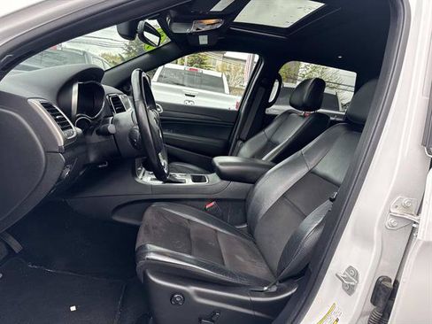 Used 2020 Jeep Grand Cherokee Altitude AWD/4WD image 7