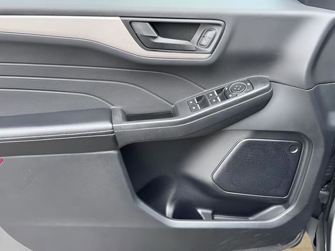 Used 2022 Ford Escape SE w/ Cold Weather Package image 25