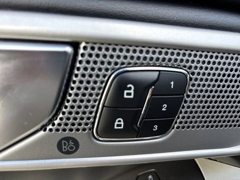 Used 2021 Ford Explorer Limited w/ Equipment Group 301A image 23