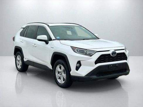 Certified 2021 Toyota RAV4 XLE w/ Convenience Package AWD/4WD image 3