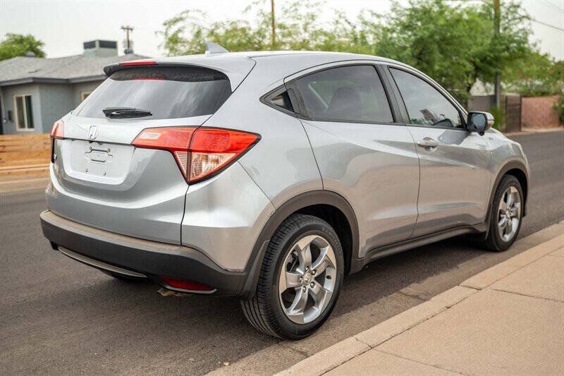 Used 2017 Honda HR-V EX image 5