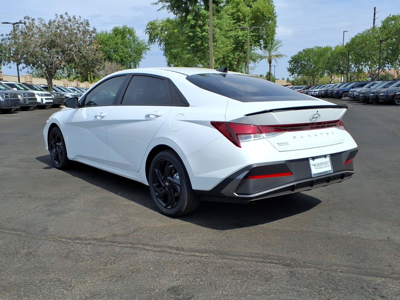 New 2026 Hyundai Elantra SEL Sport FWD image 4