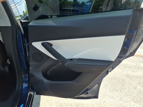 Used 2021 Tesla Model Y Long Range AWD/4WD image 31