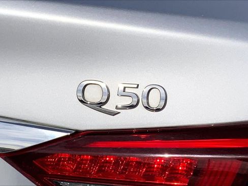 Used 2019 INFINITI Q50 Luxe w/ Essential Package (3.0T Luxe) image 10