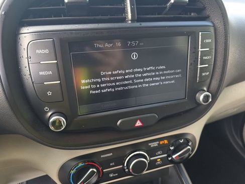 Used 2023 Kia Soul LX FWD image 16