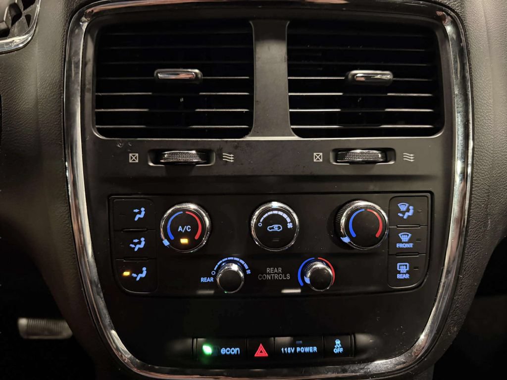 Used 2016 Dodge Grand Caravan SE FWD image 33