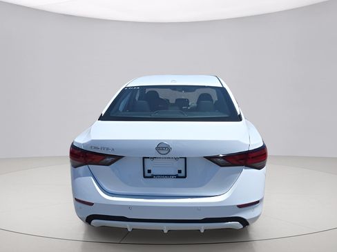 Used 2025 Nissan Sentra SV FWD image 3