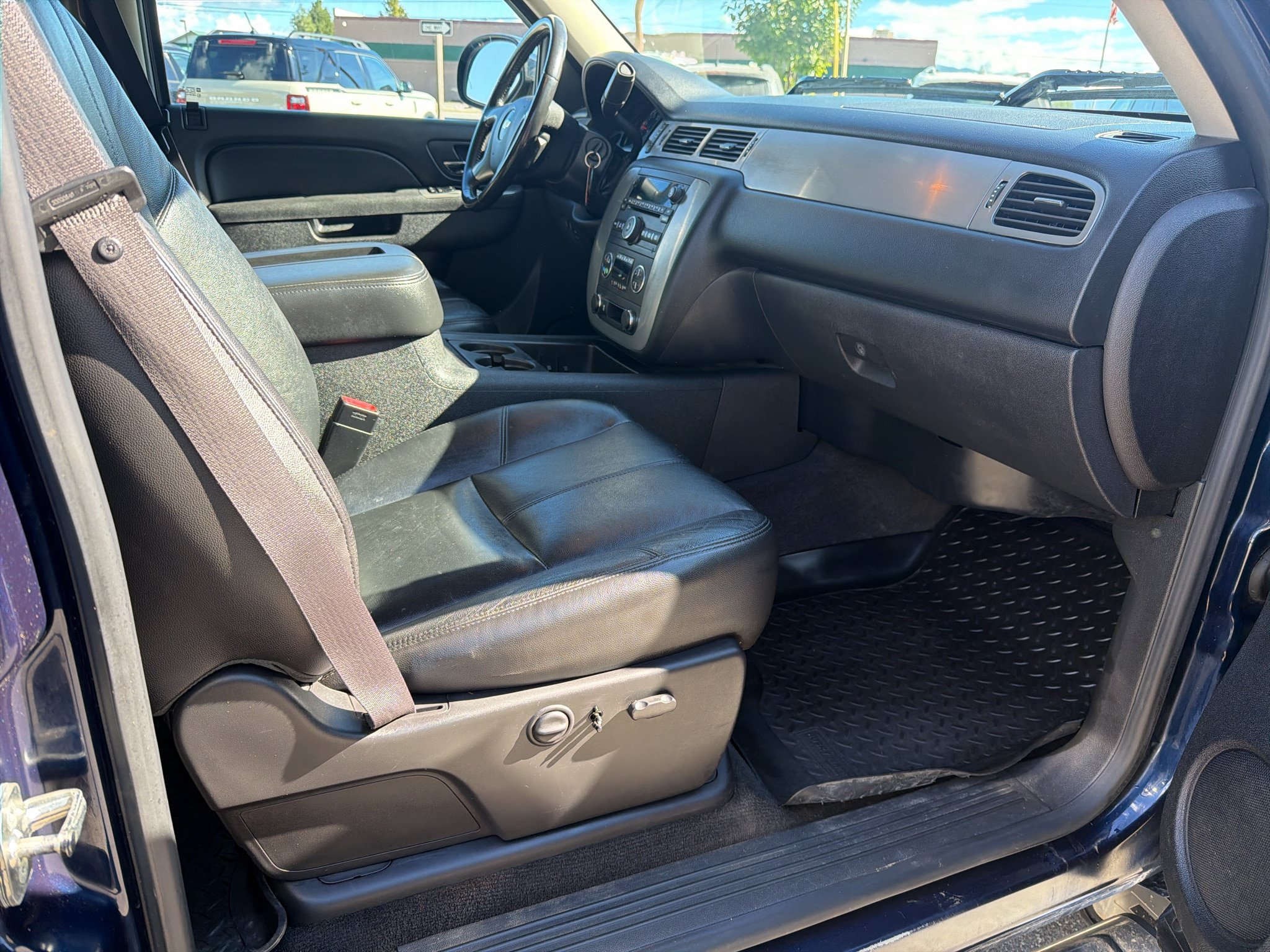 Used 2012 Chevrolet Silverado 1500 LTZ AWD/4WD image 32