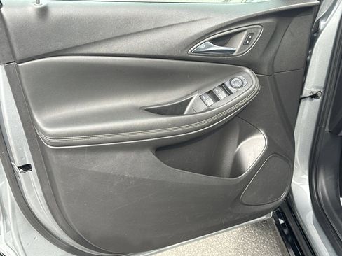 Used 2024 Buick Encore GX Sport Touring image 9