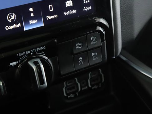 Used 2023 RAM 1500 Laramie AWD/4WD image 15