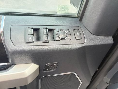 Used 2022 Ford F250 Lariat w/ Black Appearance Package AWD/4WD image 10