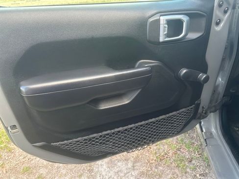 Used 2019 Jeep Wrangler Unlimited Sport image 18