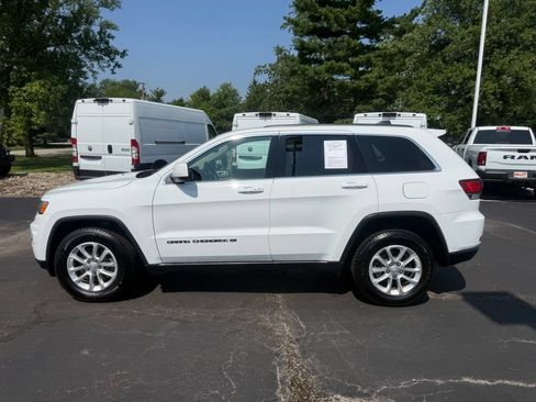 Used 2022 Jeep Grand Cherokee Laredo E AWD/4WD image 7