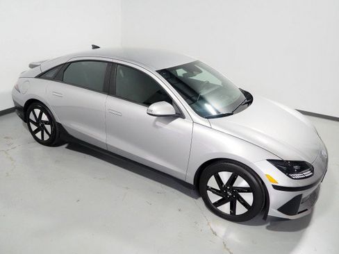 Used 2025 Hyundai Ioniq 6 SE RWD image 11