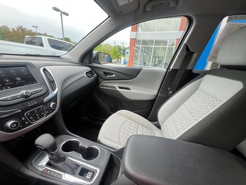 Used 2024 Chevrolet Equinox LT FWD image 11