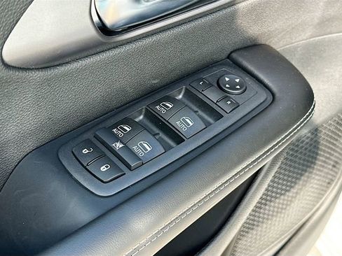 New 2026 Chrysler Pacifica Select image 17