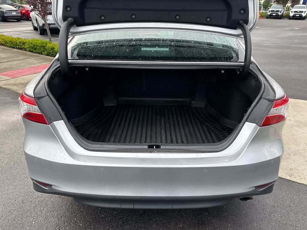 Used 2018 Toyota Camry XLE FWD image 25