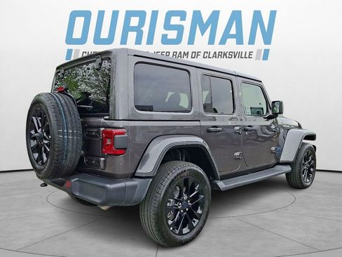 Certified 2025 Jeep Wrangler Unlimited Sahara AWD/4WD image 6