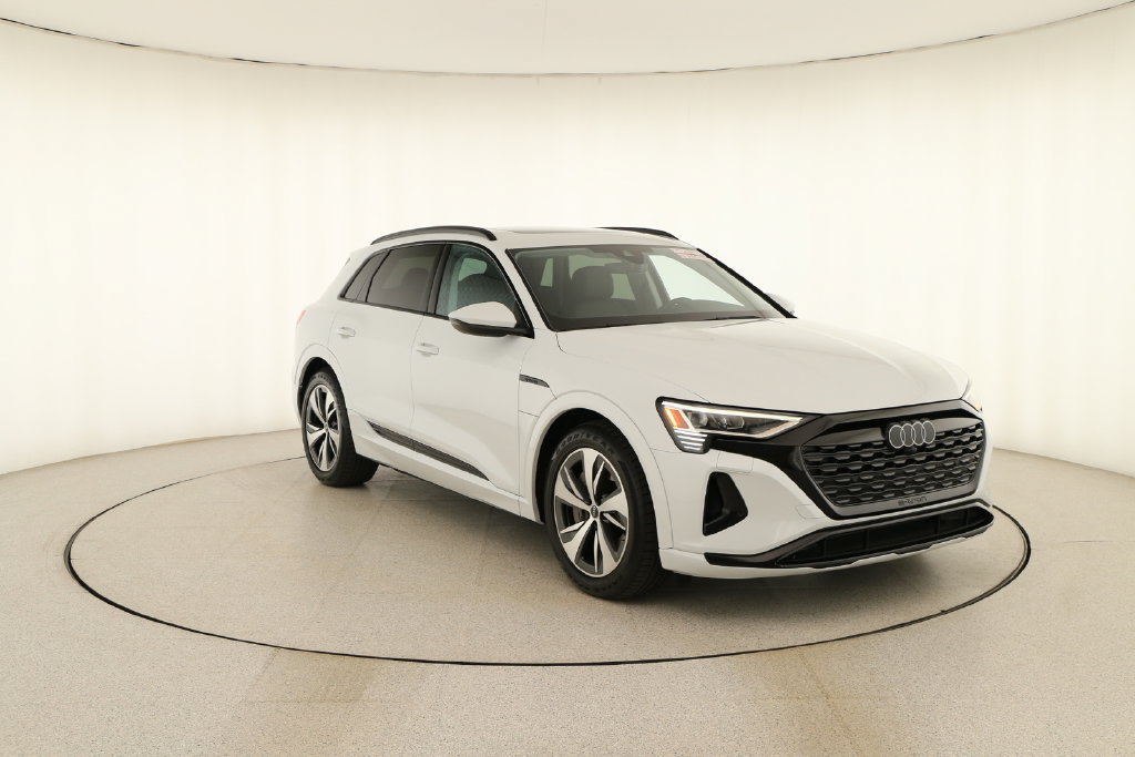 Certified 2024 Audi Q8 e-tron Premium AWD/4WD image 10