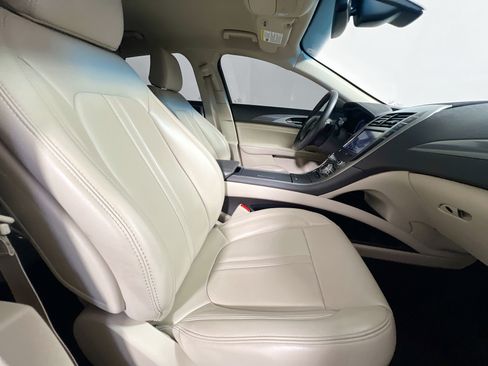 Used 2020 Lincoln MKZ w/ Convenience Package FWD image 31