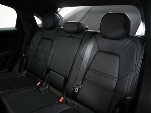 Certified 2022 Porsche Cayenne Coupe image 30