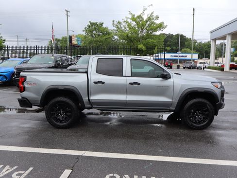 Used 2024 Chevrolet Colorado Trail Boss w/ Technology Package AWD/4WD image 11