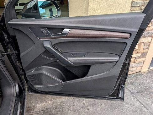 Used 2023 Audi Q5 Prestige w/ Prestige Package image 31