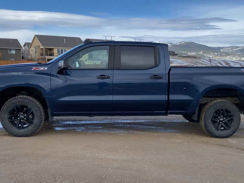 Used 2021 Chevrolet Silverado 1500 LT Trail Boss w/ Convenience Package II image 5