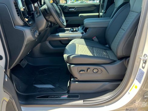 New 2026 Chevrolet Silverado 2500 ZR2 w/ LPO, Dark Essentials Package AWD/4WD image 18