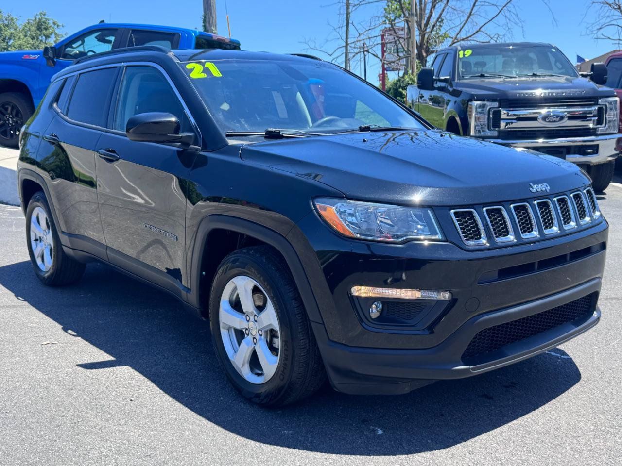 Used 2021 Jeep Compass Latitude FWD image 1